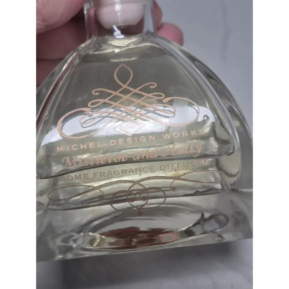💥 Michel Design Works Mistletoe & Holly Fragrance Reed Diffuser 7.77 Oz B7